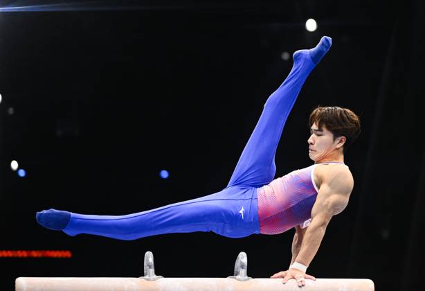 Netherlands Artistic Gymnastics World Championships 9270834 22.10.2026 Japan s Shinnosuke Oka competes on the pommel horse during the men s team final at the 2026 World Artistic Gymnastics Championships in Rotterdam, the Netherlands. Alexey Filippov Sputnik Rotterdam Netherlands  Copyright: xAlexeyxFilippovx