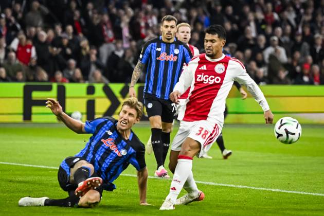 AMSTERDAM - (lr) Thomas Kristensen of Atalanta BC, Gianluca Gaetano of Atalanta BC and Marcos Leonardo of Ajax during the UEFA Conference League match between AFC Ajax and Atalanta BC in the Johan Cruijff ArenA on 22 October 2026 in Amsterdam, the Netherlands. OLAF KRAAK ANP UEFA Conference League 2026 27 xVIxANPxSportx xxANPxIVx 573294796 originalFilename: 573294796.jpg