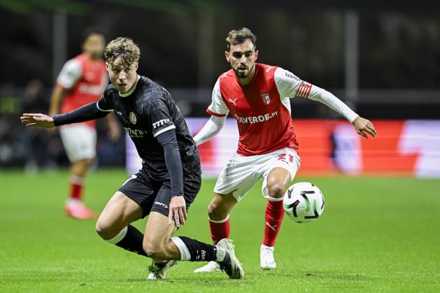 SC Braga v KAA Gent - UEFA Conference League BRAGA, PORTUGAL - OCTOBER 22 : De Vlieger Tibe midfielder of KAA Gent in action during the UEFA Conference League 2026 27 League Phase matchday 2 match between SC Braga and KAA Gent on October 22, 2026 in Braga, Portugal, 22 10 2026 Braga Portugal  Copyright: xNicoxVereeckenx