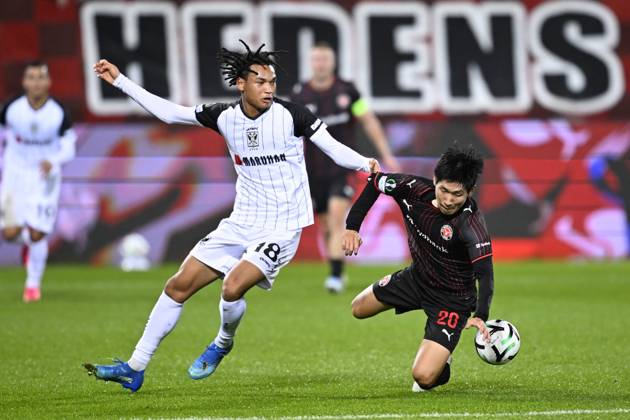 FC Midtjylland v Sint-Truidense VV - UEFA Conference League HERNING, DENMARK - OCTOBER 22 : Ishiwatari Nelson midfielder of Sint-Truidense VV and Hong Hyun-Seok midfielder of Midtjylland during the UEFA Conference League 2026 27 League Phase matchday 2 match between FC Midtjylland and Sint-Truidense VV on October 22, 2026 in Herning, Denmark, 22 10 2026 Herning Denmark  Copyright: xTomasxSiskx