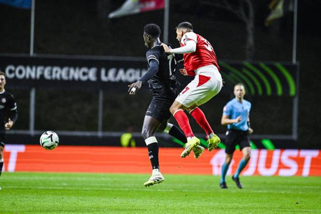 IbrahimÐ° Cisse of KAA Gent and Adrian Leon Barisic of SC Braga pictured in action during a soccer game between Portuguese SC Braga and Belgian soccer team KAA Gent, Thursday 22 October 2026 in Braga, Portugal, the second match in the UEFA Conference League league phase. TOM GOYVAERTS TomxGoyvaerts  x190691413x