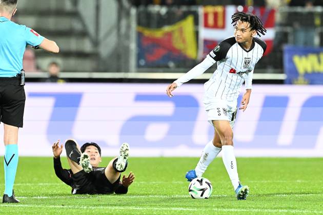 Midtjylland s Huyn-Seok Hong and STVV s Nelson Ishiwatari pictured in action during a soccer game between Danish FC Midtjylland and Belgian Sint-Truidense VV, Thursday 22 October 2026 in Herning, Denmark, on the second day of the UEFA Conference League league phase. JILLxDELSAUX  x190692064x