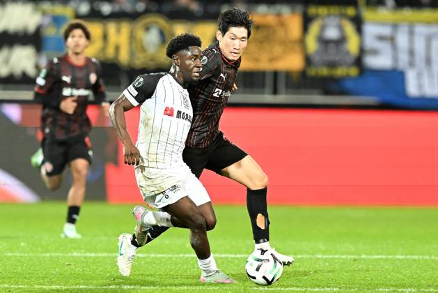 Midtjylland s Huyn-Seok Hong pictured in action during a soccer game between Danish FC Midtjylland and Belgian Sint-Truidense VV, Thursday 22 October 2026 in Herning, Denmark, on the second day of the UEFA Conference League league phase. JILLxDELSAUX  x190694279x