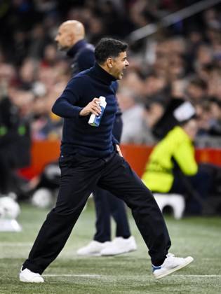 AMSTERDAM - Ajax coach Michel Sanchez during the UEFA Conference League match between AFC Ajax and Atalanta BC at the Johan Cruijff ArenA on October 22, 2026 in Amsterdam, the Netherlands. OLAF KRAAK ANP UEFA Conference League 2026 27 xVIxANPxSportx xxANPxIVx 573297150 originalFilename: 573297150.jpg