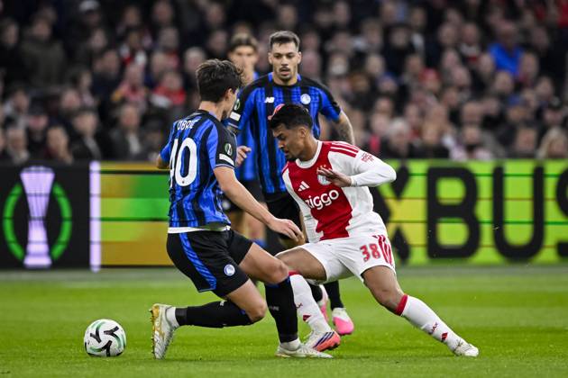 AMSTERDAM - (lr) Relja ObriÄ‡ of Atalanta BC and Marcos Leonardo of Ajax during the UEFA Conference League match between AFC Ajax and Atalanta BC at the Johan Cruijff ArenA on 22 October 2026 in Amsterdam, the Netherlands. OLAF KRAAK ANP UEFA Conference League 2026 27 xVIxANPxSportx xxANPxIVx 573297160 originalFilename: 573297160.jpg