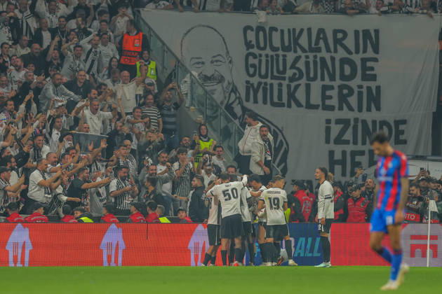 2026-10-22 Besiktas JK v Crystal Palace FC - UEFA Europa League 2026 27 League Phase MD3 ISTANBUL, TURKEY - OCTOBER 22: Wilfred Ndidi of Besiktas JK, Umit Akdag of Besiktas JK, Leandro Trossard of Besiktas JK, Taylan Bulut of Besiktas JK during the UEFA Europa League 2026 27 League Phase MD3 match between Besiktas JK and Crystal Palace FC at Tupras Stadium on October 22, 2026 in Istanbul, Turkey. (Photo by BSR Agency) Istanbul Turkey Content not available for redistribution in The Netherlands directly or indirectly through any third parties. Copyright: xBSRxAgencyx