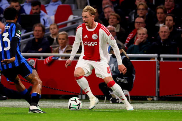 AMSTERDAM, NETHERLANDS - OCTOBER 22: Julian Brandt of AFC Ajax dribbles during the UEFA Conference League 2026 27 League Phase MD2 match between AFC Ajax and Atalanta BC at Johan Cruijff ArenA on October 22, 2026 in Amsterdam, Netherlands.  Copyright: xRenexNijhuisx