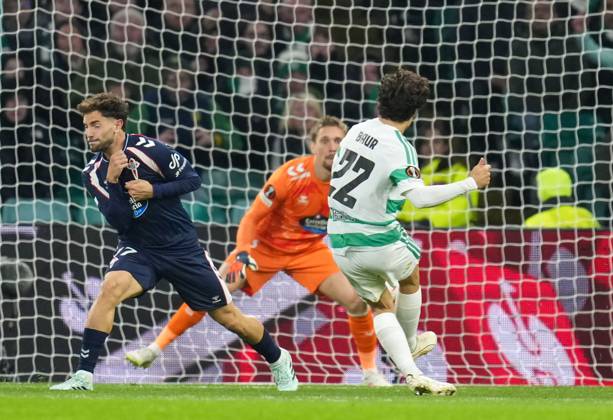 Celtic midfielder Mika Baur scores to give Celtic a 1-0 lead Celtic v Celta Vigo, UEFA Europa League, Football, Celtic Park, Glasgow, Scotland, UK - 22 Oct 2026Glasgow Celtic Park Scotland United Kingdom  Copyright: xStuartxWallace Shutterstockx 17230137bs