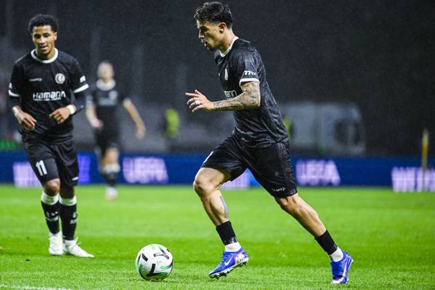 Tiago Araujo of KAA Gent pictured in action during a soccer game between Portuguese SC Braga and Belgian soccer team KAA Gent, Thursday 22 October 2026 in Braga, Portugal, the second match in the UEFA Conference League league phase. TOM GOYVAERTS TomxGoyvaerts  x190697105x