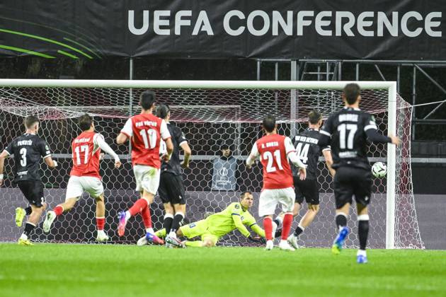 Davy Roef goalkeeper of KAA Gent pictured in action during a soccer game between Portuguese SC Braga and Belgian soccer team KAA Gent, Thursday 22 October 2026 in Braga, Portugal, the second match in the UEFA Conference League league phase. TOM GOYVAERTS TomxGoyvaerts  x190697464x