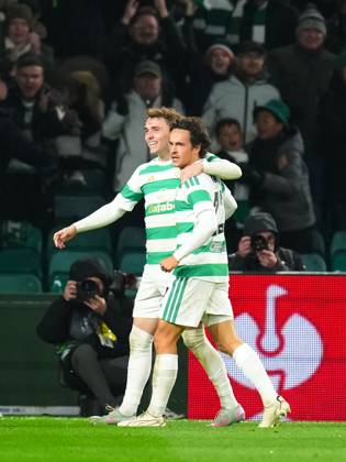 Mika Baur of Celtic celebrates with team mate Callum Osmand after scoring to give Celtic a 1-0 lead Celtic v Celta Vigo, UEFA Europa League, Football, Celtic Park, Glasgow, Scotland, UK - 22 Oct 2026Glasgow Celtic Park Scotland United Kingdom  Copyright: xStuartxWallace Shutterstockx 17230137ce