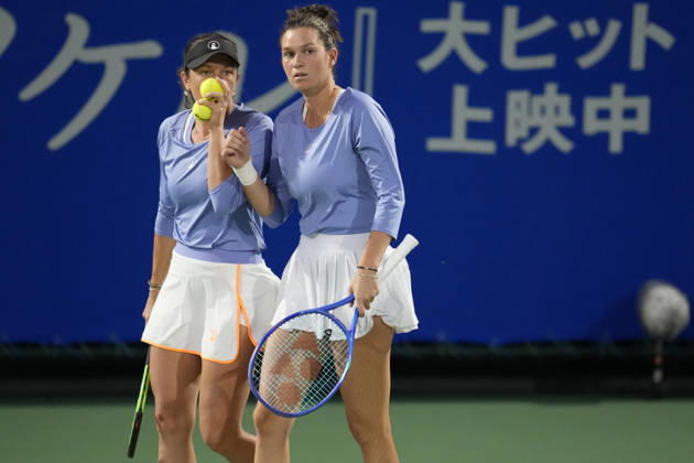 WTA, Tennis Damen Kinoshita Group Japan Open - Day 4 Miriam Skoch of the Czech Republic plays with partner Jesika Maleckova of the Czech Republic during their semi-final doubles match against Hao-Ching Chan of Chinese Taipei and Miyu Kato of Japan at the 2026 Kinoshita Group Japan Open Women s tennis tournament at Utsubo Tennis Center in Osaka, Japan, on October 22, 2026. Osaka Japan  Copyright: xOwenxHammondx originalFilename:hammond-2026kino261022_npmyF.jpg
