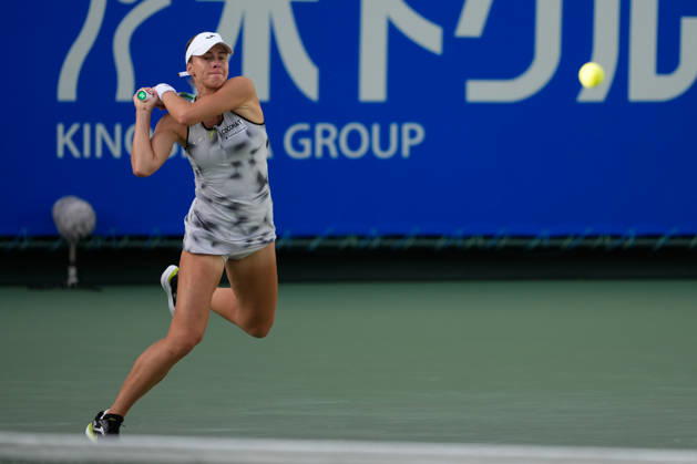WTA, Tennis Damen Kinoshita Group Japan Open - Day 4 Magda Linette of Poland competes in her round of 16 singles match against Katerina Siniakova of the Czech Republic at the 2026 Kinoshita Group Japan Open Women s tennis tournament at Utsubo Tennis Center in Osaka, Japan, on October 22, 2026. Osaka Japan Copyright: xOwenxHammondx originalFilename:hammond-2026kino261022_np2MY