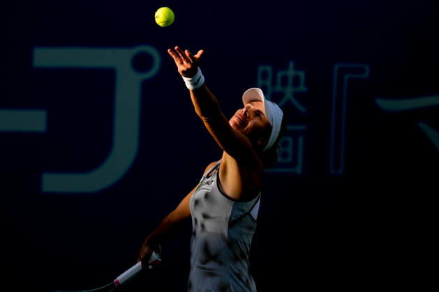 WTA, Tennis Damen Kinoshita Group Japan Open - Day 4 Magda Linette of Poland competes in her round of 16 singles match against Katerina Siniakova of the Czech Republic at the 2026 Kinoshita Group Japan Open Women s tennis tournament at Utsubo Tennis Center in Osaka, Japan, on October 22, 2026. Osaka Japan Copyright: xOwenxHammondx originalFilename:hammond-2026kino261022_np65y