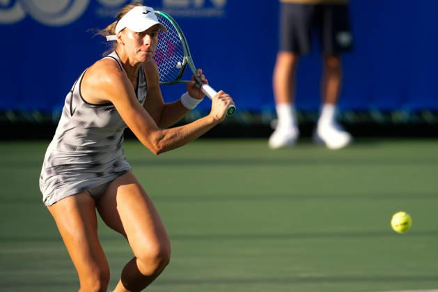 WTA, Tennis Damen Kinoshita Group Japan Open - Day 4 Magda Linette of Poland competes in her round of 16 singles match against Katerina Siniakova of the Czech Republic at the 2026 Kinoshita Group Japan Open Women s tennis tournament at Utsubo Tennis Center in Osaka, Japan, on October 22, 2026. Osaka Japan Copyright: xOwenxHammondx originalFilename:hammond-2026kino261022_npE4W