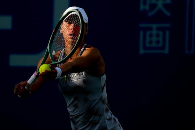 WTA, Tennis Damen Kinoshita Group Japan Open - Day 4 Magda Linette of Poland competes in her round of 16 singles match against Katerina Siniakova of the Czech Republic at the 2026 Kinoshita Group Japan Open Women s tennis tournament at Utsubo Tennis Center in Osaka, Japan, on October 22, 2026. Osaka Japan Copyright: xOwenxHammondx originalFilename:hammond-2026kino261022_npFaA