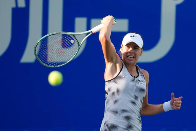 WTA, Tennis Damen Kinoshita Group Japan Open - Day 4 Magda Linette of Poland competes in her round of 16 singles match against Katerina Siniakova of the Czech Republic at the 2026 Kinoshita Group Japan Open Women s tennis tournament at Utsubo Tennis Center in Osaka, Japan, on October 22, 2026. Osaka Japan Copyright: xOwenxHammondx originalFilename:hammond-2026kino261022_npgHj