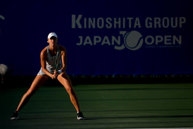 WTA, Tennis Damen Kinoshita Group Japan Open - Day 4 Magda Linette of Poland competes in her round of 16 singles match against Katerina Siniakova of the Czech Republic at the 2026 Kinoshita Group Japan Open Women s tennis tournament at Utsubo Tennis Center in Osaka, Japan, on October 22, 2026. Osaka Japan Copyright: xOwenxHammondx originalFilename:hammond-2026kino261022_npQVv