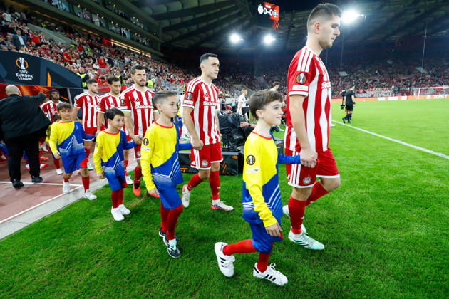 Olympiacos F.C. v AC Sparta Prague UEFA Europa League Olympiacos F.C. players enter the pitch during the UEFA Europa League match at Karaiskakis Stadium, Piraeus 22 10 2026 UK Newspapers OUT Copyright: xYannisxHalasx FIL-24108-0068