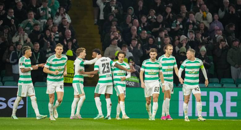 Mika Baur of Celtic celebrates with team mates after scoring to give Celtic a 1-0 lead Celtic v Celta Vigo, UEFA Europa League, Football, Celtic Park, Glasgow, Scotland, UK - 22 Oct 2026Glasgow Celtic Park Scotland United Kingdom  Copyright: xStuartxWallace Shutterstockx 17230137cj