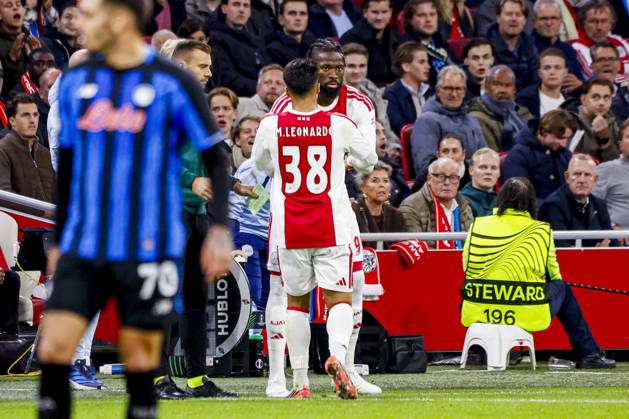 AMSTERDAM - Marcos Leonardo of AFC Ajax is substituted for Tolu Arokodare of AFC Ajax during the UEFA Conference League match between AFC Ajax and Atalanta BC at the Johan Cruijff ArenA on 22 October 2026 in Amsterdam, the Netherlands. WART BRINKERHOF ANP Conference League 2026 27 xVIxANPxSportx xMarcelxterxBalsxIVx 573303645 originalFilename: 573303645.jpg