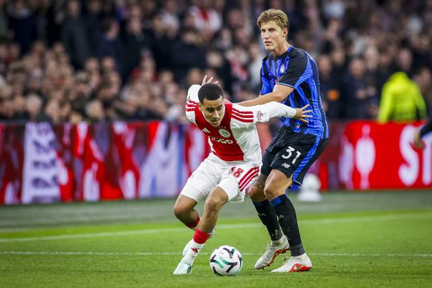 AMSTERDAM , 22-10-2026 , JohanCruijff ArenA , season 2026 2027 , UEFA Conference League , League phase - Matchday 3 football , match between Ajax and Atalanta , Picture shows Ajax player Abdellah Ouazane and Atalanta player Thomas Kristensen Ajax - Atalanta  x208964792x Copyright: