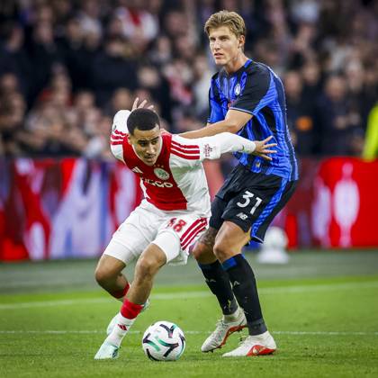 AMSTERDAM , 22-10-2026 , JohanCruijff ArenA , season 2026 2027 , UEFA Conference League , League phase - Matchday 3 football , match between Ajax and Atalanta , Picture shows Ajax player Abdellah Ouazane and Atalanta player Thomas Kristensen Ajax - Atalanta  x208964795x Copyright: