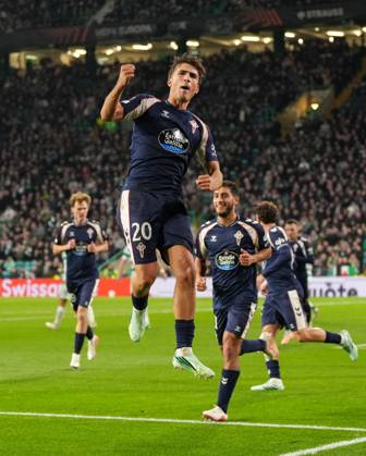 Javi Rodriguez of Celta Vigo celebrates scoring to tie the game 1-1 Celtic v Celta Vigo, UEFA Europa League, Football, Celtic Park, Glasgow, Scotland, UK - 22 Oct 2026Glasgow Celtic Park Scotland United Kingdom  Copyright: xStuartxWallace Shutterstockx 17230137df