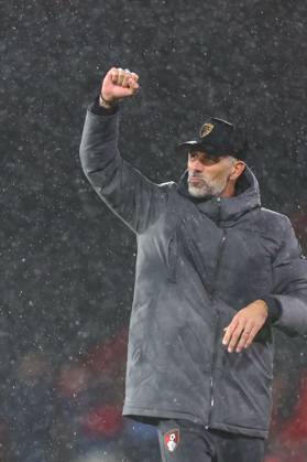 AFC Bournemouth Manager Marco Rose celebrates after the full time whistle AFC Bournemouth v AC Milan, UEFA Europa League, Football, Vitality Stadium, Bournemouth, UK - 22 Oct 2026Bournemouth Vitality Stadium United Kingdom  Copyright: xJamesxMarsh Shutterstockx 17230046ce