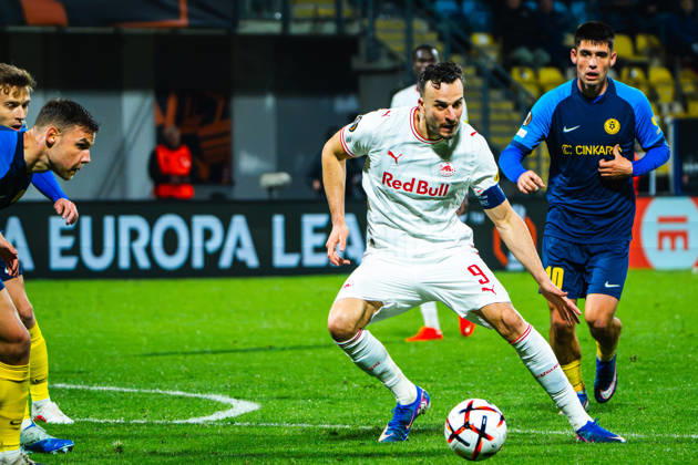 CELJE, SLOVENIA - OCTOBER 22: Haris Tabakovic of Salzburg (C) in action against Svit Seslar of Celje (R) during the UEFA Europa League match between Celje (Slovenia) and Salzburg (Austria) at Stadion Celje, Celje on October 22, 2026 in Celje, Slovenia. (Photo by Andraz Corel Sports Press Photo). Copyright: xAndrazxCorelx xSPPx Sportspressphoto_SPR263554