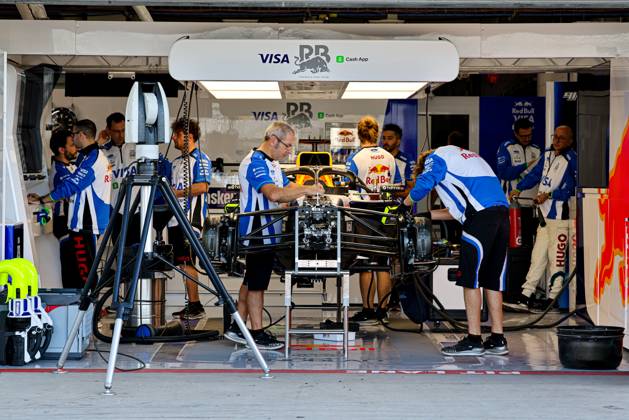October 22, 2026, Italy: Mechanics of the (41) Visa Cash App RB F1 Team VCARB 02 Red Bull Ford during United States Grand Prix - Austin - Thursday - Media Day at Circuit of the Americas (COTA) in Austin. Italy - ZUMAm313 20261022_zsp_m313_006 Copyright: xAlessioxMorgesex