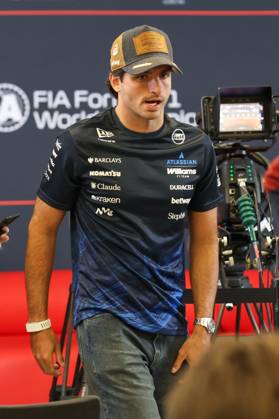 22nd October 2026; Circuit of the Americas, Austin, United States; Formula 1, United States Grand Prix, Arrivals Day; Carlos Sainz (55) of Spain and Atlassian Williams F1 Team walking from the press conference, PK, Pressekonferenz VincentxCuono