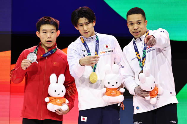 Winners: Yang Haonan CHN, Daiki Hashimoto JPN, Joe Fraser GBR - after all-around final at 2026 Worlds in Rotterdam; 22 10 2026;