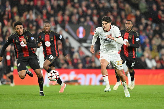 Bournemouth v AC Milan, Europa League Davide Bartesaghi (33) of AC Milan on the attack during the Europa League match between Bournemouth and AC Milan at the Vitality Stadium, Bournemouth, UK on 22 October 2026. Bournemouth Vitality Stadium Dorset UK Editorial use only , Copyright: xGrahamxHuntx PSI-25046-0148