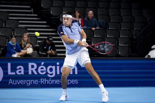 TENNIS : ATP, Tennis Herren 250 - Grand Prix Tennis AURA - Decines (France) 22 10 2026 Brandon Nakashima qualifies for the quarterfinals during the tournament of the Auvergne Rhône-Alpes Grand Prix at the LDLC Arena in Décines on October 22, 2026. Photo Sandrine Thesillat PsNewZ  Copyright: xSandrinexTHESILLATx