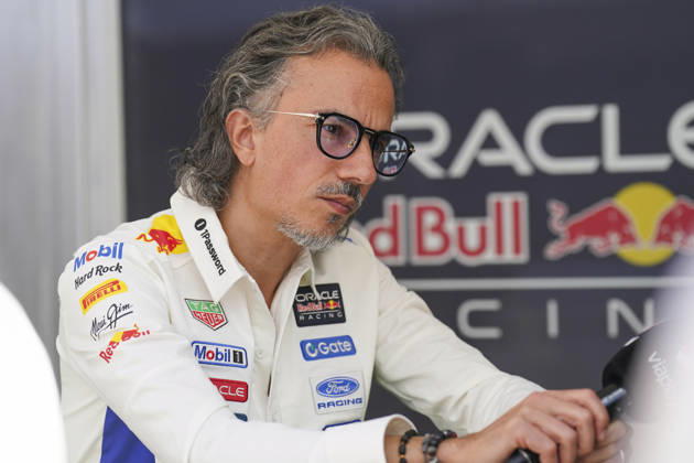 FORMULA 1 UNITED STATES GRAND PRIX 2026 Laurent Mekies (Red Bull Racing Team Principal) giving an interview in the paddock during the Formula 1 MSC Cruises United States Grand Prix 2026, Round 18 of the 2026 Formula 1 World Championship, WM, Weltmeisterschaft from 23rd - 25th October 2026 at the Circuit of the Americas, Austin, United States. Credit: Robbie Hoad Every Second Media Editorial use only. All images are copyright Every Second Media Limited. No images may be reproduced without prior permission. Copyright: xIMAGO EveryxSecondxMediax ESM-2246-0077 RobbiexHoadx xEveryxSecondxMediax