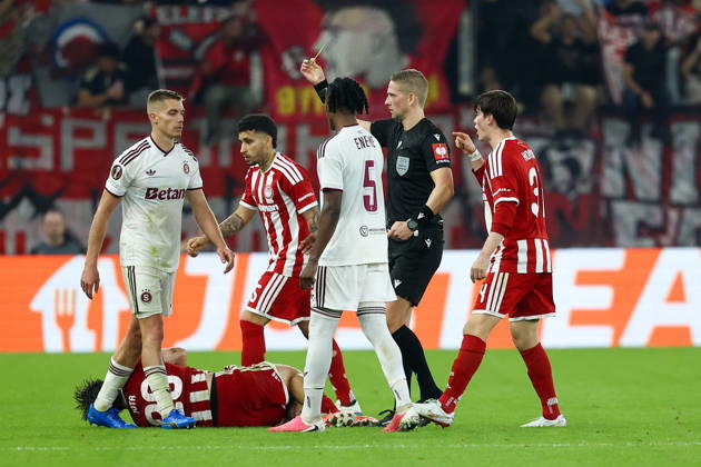 Olympiacos F.C. v AC Sparta Prague UEFA Europa League Match referee Espen Eskas shows a yellow card to Martin Suchomel of AC Sparta Prague during the UEFA Europa League match at Karaiskakis Stadium, Piraeus 22 10 2026 UK Newspapers OUT Copyright: xYannisxHalasx FIL-24108-0089