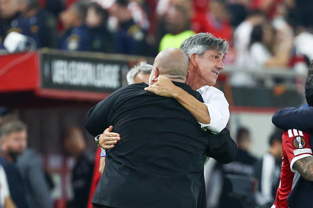 Olympiacos F.C. v AC Sparta Prague UEFA Europa League Imanol Alguacil Manager of Olympiacos F.C. celebrates at the end of the game during the UEFA Europa League match at Karaiskakis Stadium, Piraeus 22 10 2026 UK Newspapers OUT Copyright: xYannisxHalasx FIL-24108-0101