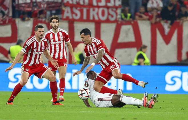 Olympiacos F.C. v AC Sparta Prague UEFA Europa League Chiquinho of Olympiacos F.C. and Ebrima Singhateh of AC Sparta Prague in action during the UEFA Europa League match at Karaiskakis Stadium, Piraeus 22 10 2026 UK Newspapers OUT Copyright: xYannisxHalasx FIL-24108-0114