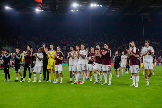 Olympiacos F.C. v AC Sparta Prague UEFA Europa League AC Sparta Prague players thanks their supporters at the end of the UEFA Europa League match at Karaiskakis Stadium, Piraeus 22 10 2026 UK Newspapers OUT Copyright: xYannisxHalasx FIL-24108-0129