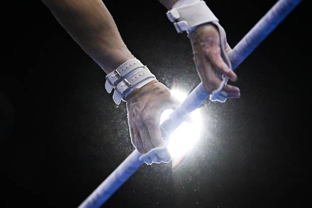 Netherlands Artistic Gymnastics World Championships 9271027 22.10.2026 An athlete competes on the horizontal bar during the men s all-around final at the 2026 World Artistic Gymnastics Championships in Rotterdam, the Netherlands. Alexey Filippov Sputnik Rotterdam Netherlands  Copyright: xAlexeyxFilippovx