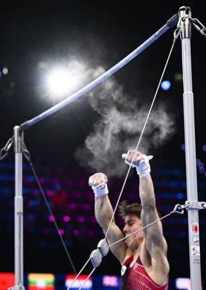 Netherlands Artistic Gymnastics World Championships 9271030 22.10.2026 Arsenii Dukhno of Team World Gymnastics Neutral Athletes 2 falls from the horizontal bar during the men s all-around final at the 2026 World Artistic Gymnastics Championships in Rotterdam, the Netherlands. Alexey Filippov Sputnik Rotterdam Netherlands  Copyright: xAlexeyxFilippovx