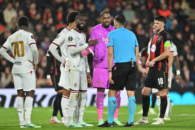 Bournemouth v AC Milan, Europa League Fikayo Tomori (23) of AC Milan argues with referee Vassilis Fotias after Mike Maignan (16) of AC Milan was shown a red card and sent off during the Europa League match between Bournemouth and AC Milan at the Vitality Stadium, Bournemouth, UK on 22 October 2026. Bournemouth Vitality Stadium Dorset UK Editorial use only , Copyright: xGrahamxHuntx PSI-25046-0188