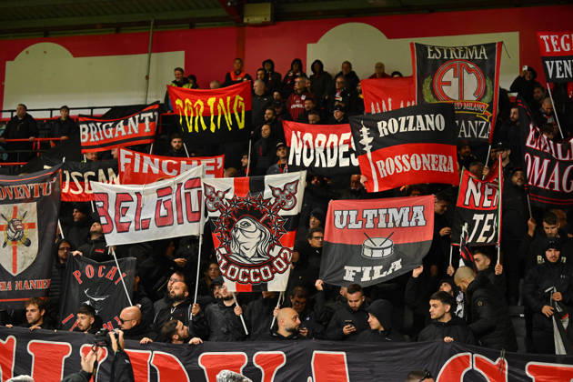 Bournemouth v AC Milan, Europa League AC Milan fans hold up their banners before kickoff during the Europa League match between Bournemouth and AC Milan at the Vitality Stadium, Bournemouth, UK on 22 October 2026. Bournemouth Vitality Stadium Dorset UK Editorial use only , Copyright: xGrahamxHuntx PSI-25046-0229
