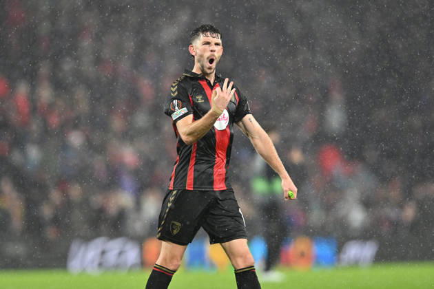 Bournemouth v AC Milan, Europa League Ryan Christie (10) of AFC Bournemouth celebrates the 3-0 win at full time during the Europa League match between Bournemouth and AC Milan at the Vitality Stadium, Bournemouth, UK on 22 October 2026. Bournemouth Vitality Stadium Dorset UK Editorial use only , Copyright: xGrahamxHuntx PSI-25046-0248
