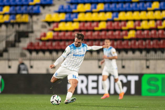 Inter Club Escaldes v Universitatae Craiova - UEFA Conference League Joao Lameira, player number 16 of Universitatea Craiova, is in action during the UEFA Conference League match between Inter Club d Escaldes and Universitatea Craiova at New FAF Stadium in Encamp, Andorra, on October 22, 2026. Encamp Andorra Andorra  Copyright: xWalterxCunhax originalFilename:cunhacarvalho-notitle261022_npSNF.jpg