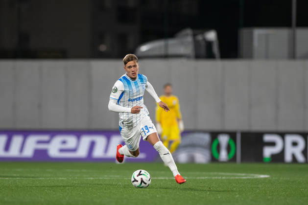 Inter Club Escaldes v Universitatae Craiova - UEFA Conference League Heriberto Tavares, player number 19 of Universitatea Craiova, is in action during the UEFA Conference League match between Inter Club d Escaldes and Universitatea Craiova at New FAF Stadium in Encamp, Andorra, on October 22, 2026. Encamp Andorra Andorra  Copyright: xWalterxCunhax originalFilename:cunhacarvalho-notitle261022_np12a.jpg
