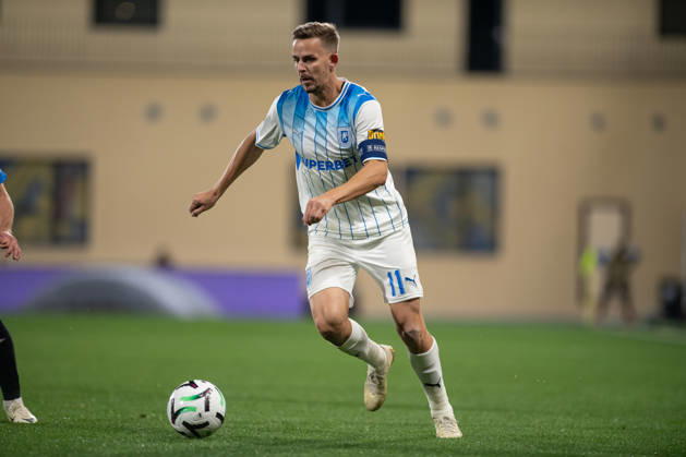 Inter Club Escaldes v Universitatae Craiova - UEFA Conference League Nicusor Bancu, player number 11 of Universitatea Craiova, is in action during the UEFA Conference League match between Inter Club d Escaldes and Universitatea Craiova at New FAF Stadium in Encamp, Andorra, on October 22, 2026. Encamp Andorra Andorra  Copyright: xWalterxCunhax originalFilename:cunhacarvalho-notitle261022_npB9o.jpg