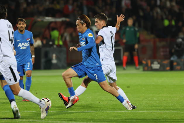 FC Ararat-Armenia v AZ Alkmaar - UEFA Europa League 2026 27 League Phase MD3 Maxence Carlier of FC Ararat-Armenia and Seiya Maikuma of AZ Alkmaar compete during the UEFA Europa League 2026 27 League Phase MD3 match at Vazgen Sargsyan Republican Stadium in Yerevan, Armenia, on October 22, 2026. Yerevan Armenia  Copyright: xGurgenxHakobyanx originalFilename:hakobyan-uefaeuro261022_npGt7.jpg