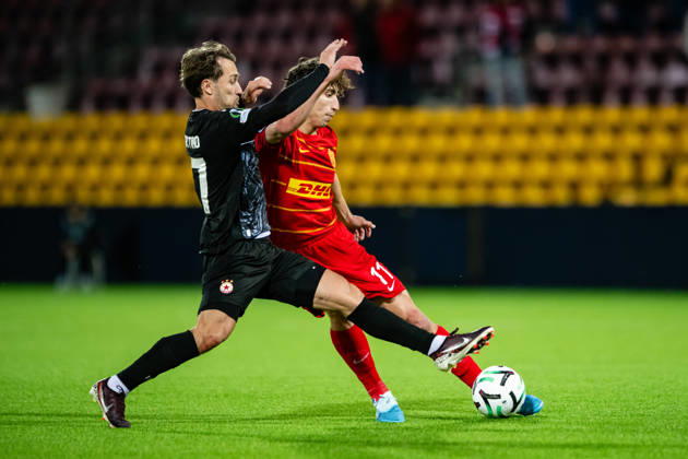 FC Nordsjaelland v CSKA Sofia, UEFA Conference League, Farum, Denmark Farum, Denmark. 22nd, October 2026. Alexander Lind (11) of FC Nordsjaelland and Angelo Martino (17) of CSKA Sofia seen during the UEFA Conference League match between FC Nordsjaelland and CSKA Sofia at Right to Dream Park in Farum. Danmark, Farum, Right to Dream Park  Copyright: xGonzalesxPhoto TobiasxJorgensenx
